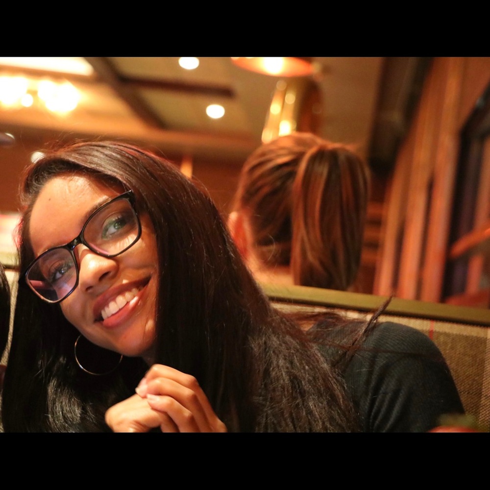 Meet your Posher, Simone